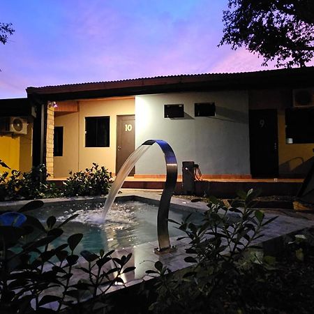 Casa Alamanda - Posada Urbana Ciudad del Este Dış mekan fotoğraf